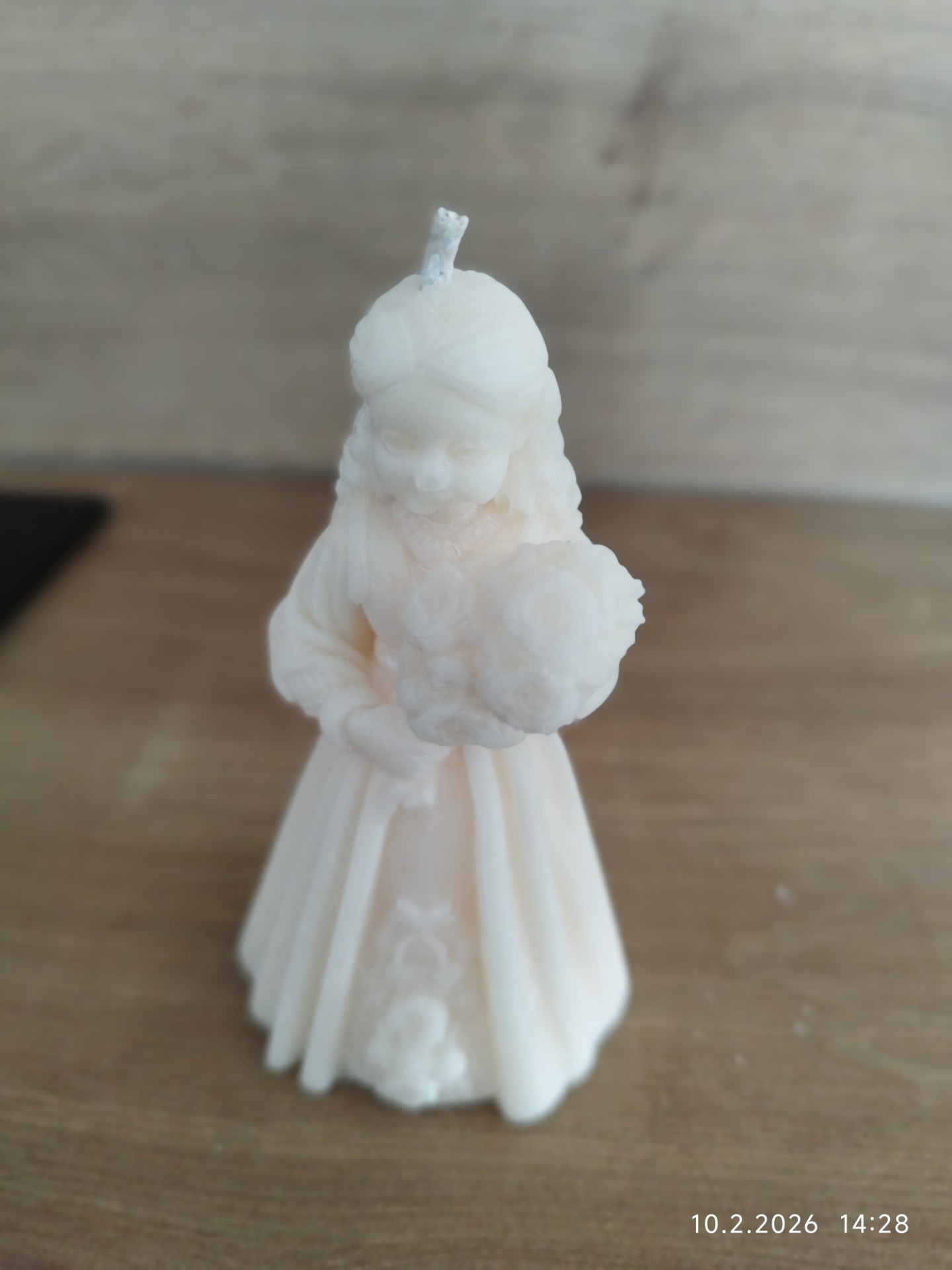 Holčička s květinami 40,- Kč 